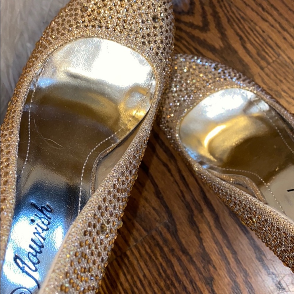 Gold heels - Picture 4 of 4